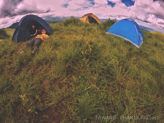 Đêm cuối cùng cắm trại trên Tà Năng ở điểm cao nhất của hành trình -Ảnh: Lê Đức Phú Quang